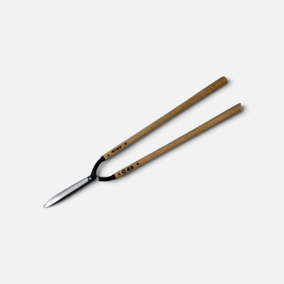 Sasuke Historic Masterpiece Jizo-Style (Curved-Neck Style) Hedge Shears 197mm Yasugi Shirogami White Paper Steel / Oak Handle 545mm [Traditional Hand-Forged from Scratch / Twist Blade / Urasuki Hollow Ground / Rivet Joint / Jizo-Type Curved Neck]