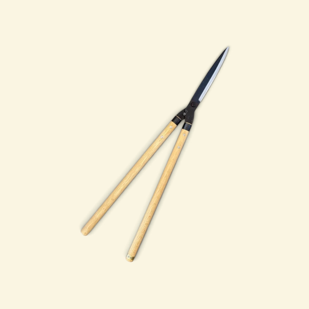 Kaneyoshi Hamono Straight Finishing Hedge Shears 210mm Yasugi Kishi Yellow Paper Steel / Oak Handle 450mm [Traditional Hand-Forged from Scratch / Twist Blade / Urasuki Hollow Ground / Screw Joint / Straight No-Offset Angle]
