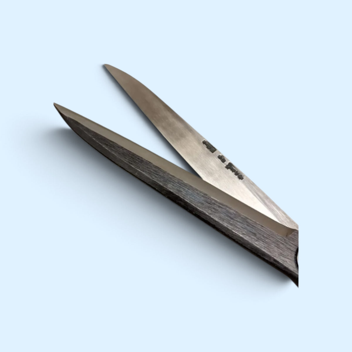 Hanafubuki Heavy-Duty Gate-Hedge Shears 180mm Yasugi Aogami Blue Paper Steel / Oak Handle 545mm [Traditional Hand-Forged from Scratch / Twist Blade / Urasuki Hollow Ground / Rivet Joint / Gate-Style Profile]