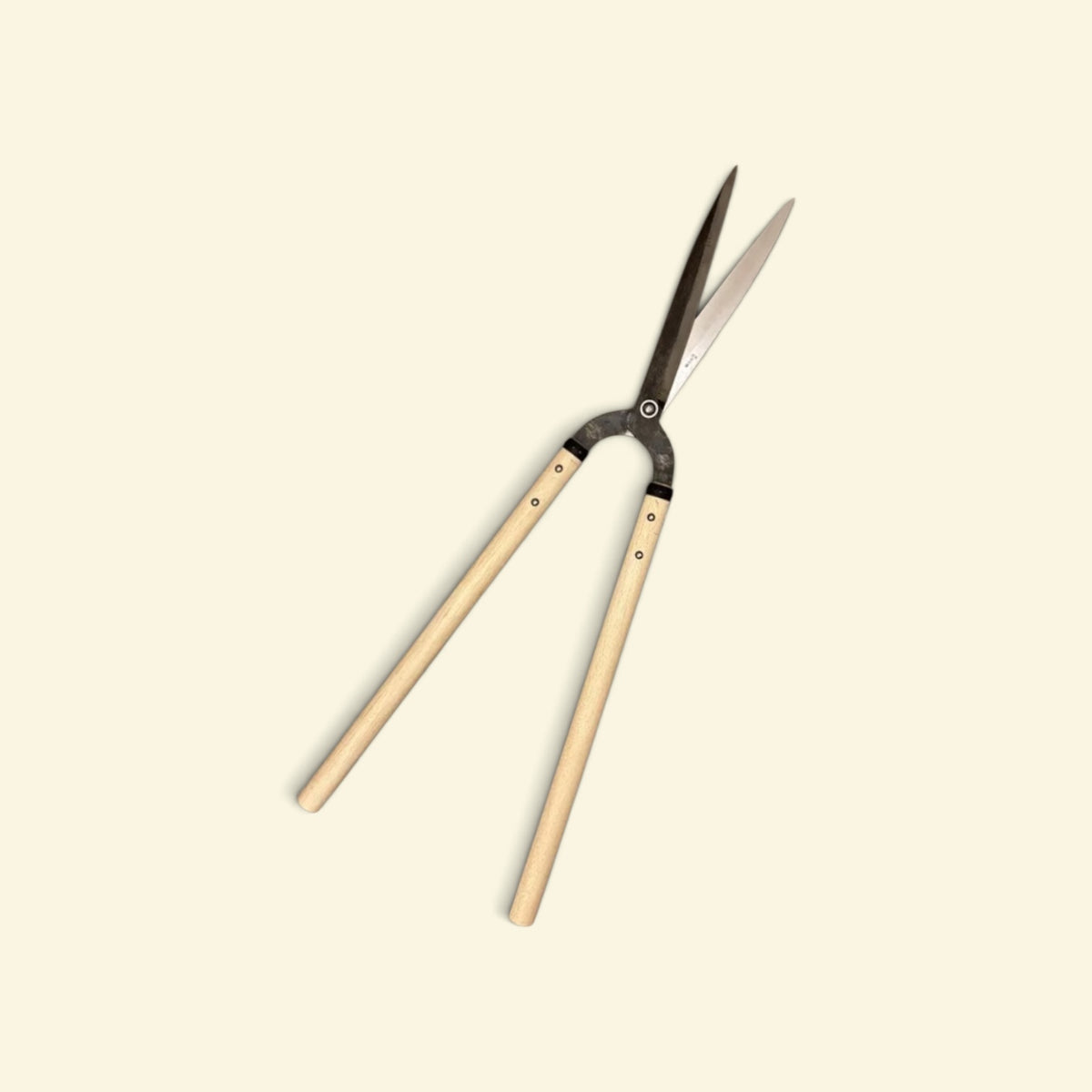 Hanafubuki Heavy-Duty Kyoto-Style Hedge Shears 240mm Yasugi Yellow Paper Steel / Oak Handle 450mm [Traditional Hand-Forged from Scratch / Twist Blade / Urasuki Hollow Ground / Rivet Joint / Heavy-Duty 6mm Blade]