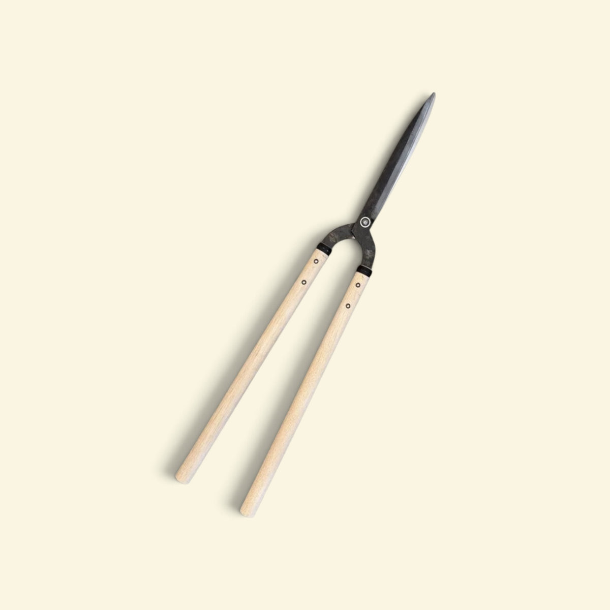 Hanafubuki Heavy-Duty Kyoto-Style Hedge Shears 240mm Yasugi Yellow Paper Steel / Oak Handle 450mm [Traditional Hand-Forged from Scratch / Twist Blade / Urasuki Hollow Ground / Rivet Joint / Heavy-Duty 6mm Blade]