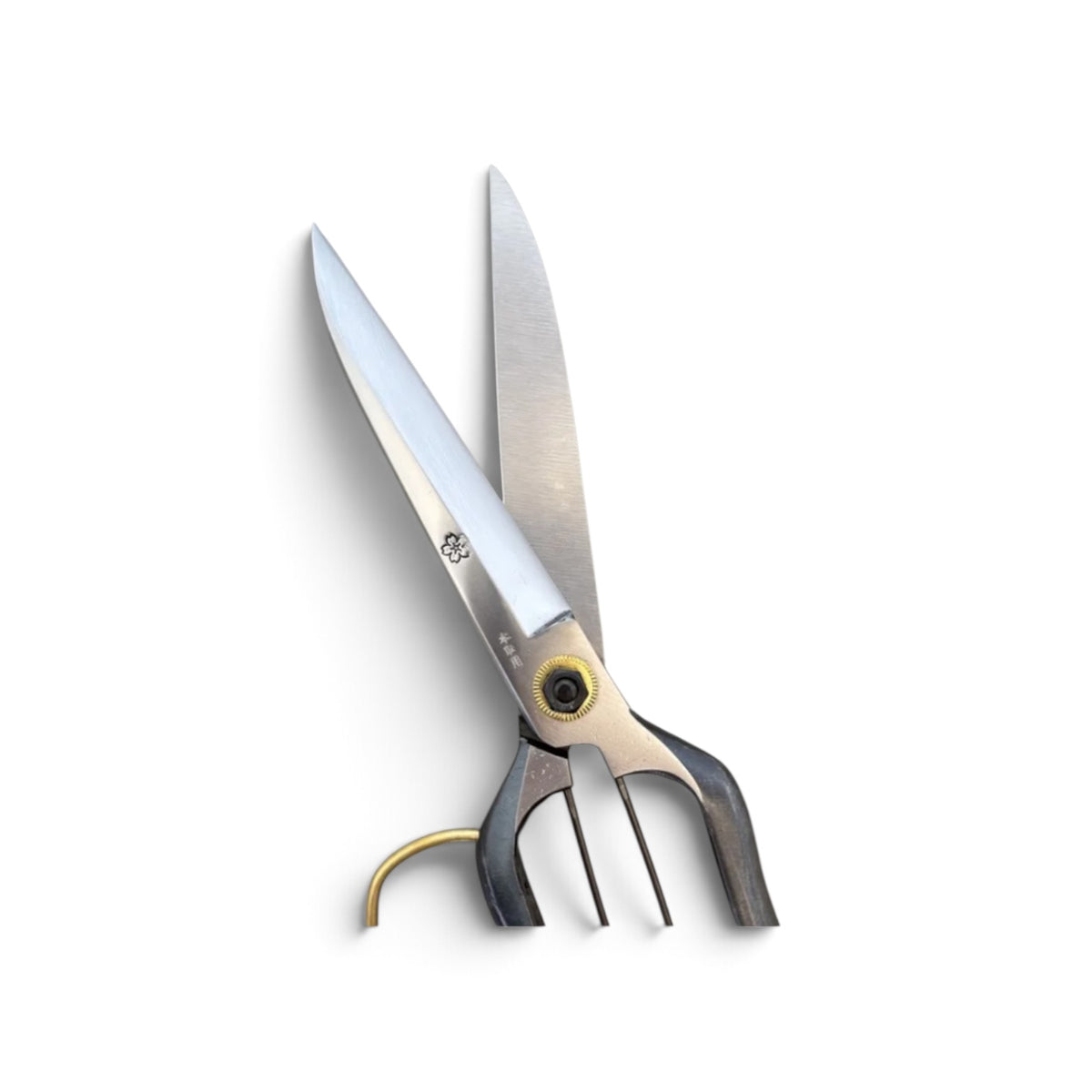 SAKURA Standard Single-Handed Hedge Shears 270mm Yasugi Shirogami White Paper Steel / With Guard [Traditional Hand-Forged from Scratch / Twist Blade / Urasuki Hollow Ground / Screw Joint ]