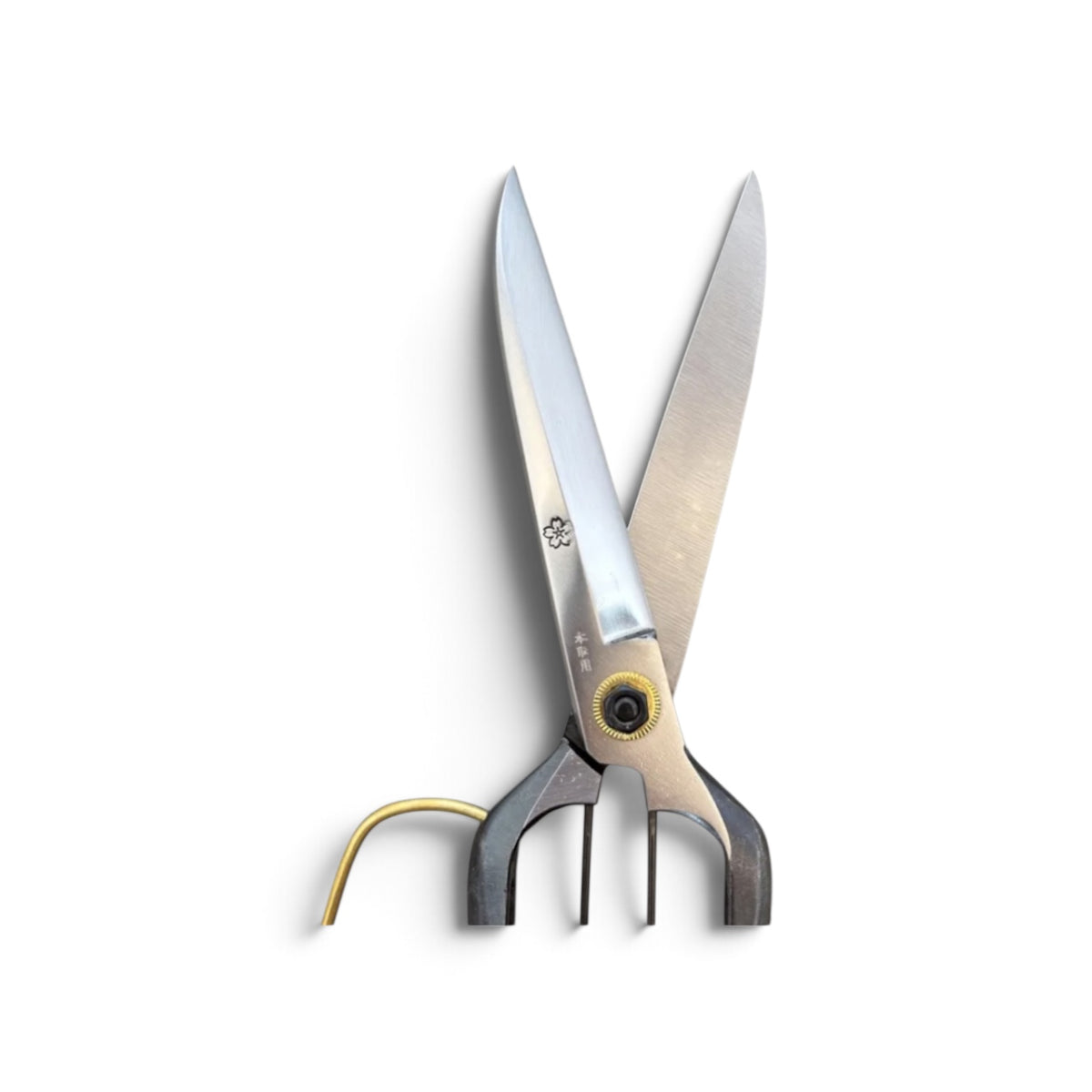 SAKURA Standard Single-Handed Hedge Shears 270mm Yasugi Shirogami White Paper Steel / With Guard [Traditional Hand-Forged from Scratch / Twist Blade / Urasuki Hollow Ground / Screw Joint ]