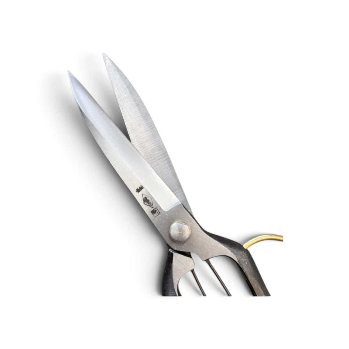 Azumagawa Single-Handed Hedge Shears With Guard Total Length & Blade: 270mm / 130mm Yasugi High-Carbon Steel [Traditional Hand-Forged from Scratch / Hollow Ground Back / Screw Joint / Twist Blade / Smooth Engagement]