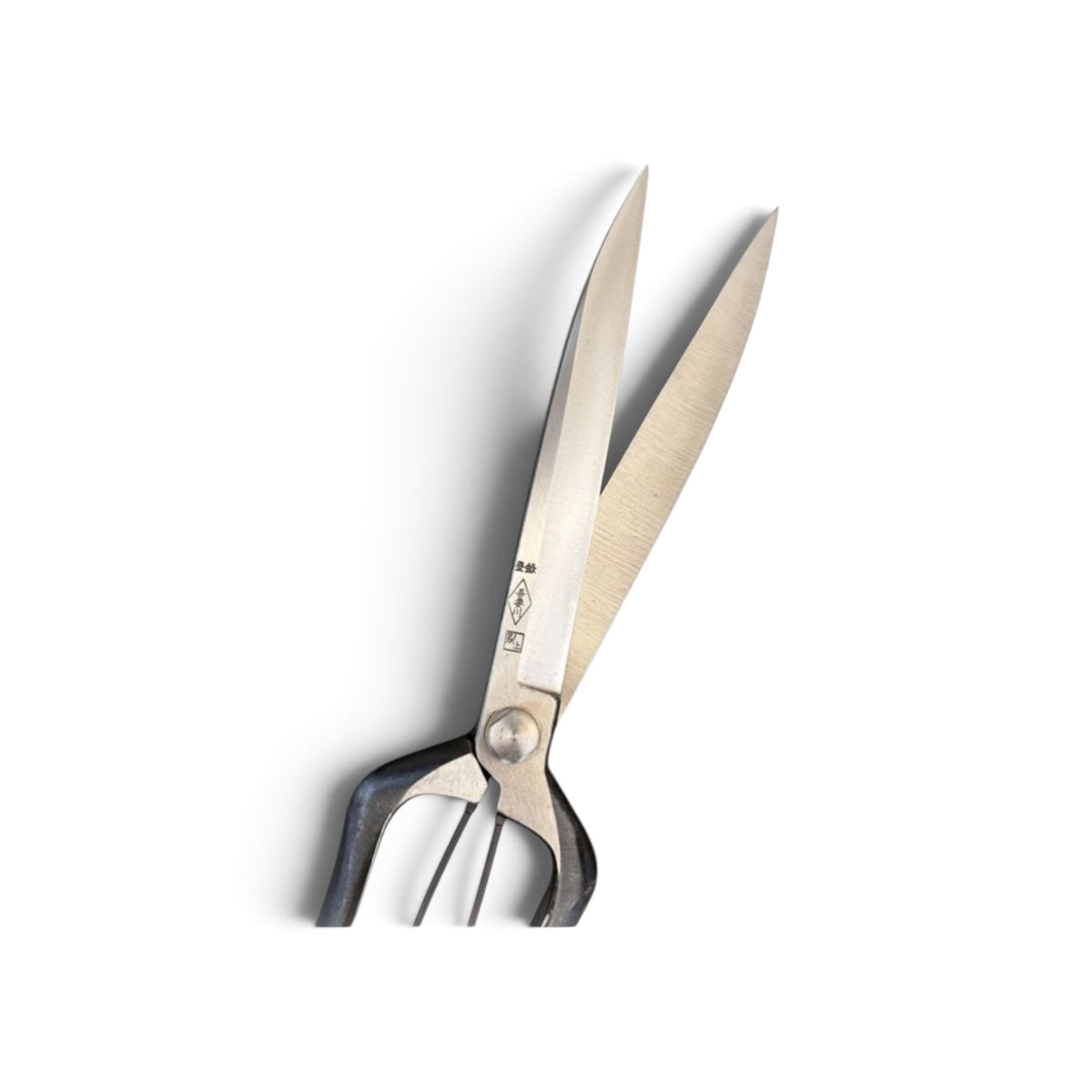 Azumagawa Lightweight Slim Single-Handed Hedge Shears Without Guard Total Length & Blade: 280mm / 152mm Yasugi High-Carbon Steel [Traditional Hand-Forged from Scratch / Hollow Ground Back / Screw Joint / Twist Blade / Smooth Engagement]