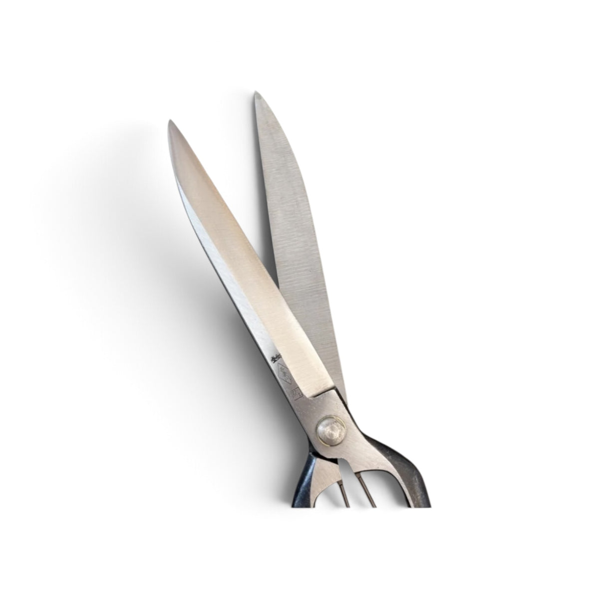 Azumagawa Single-Handed Hedge Shears Without Guard Total Length & Blade: 320mm / 173mm Yasugi High-Carbon Steel [Traditional Hand-Forged from Scratch / Hollow Ground Back / Screw Joint / Twist Blade / Smooth Engagement]