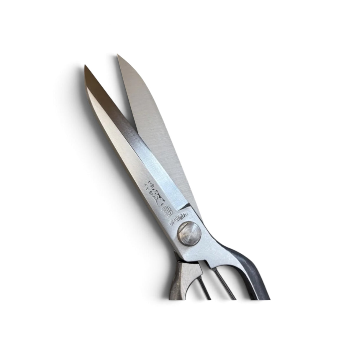 Onoyoshi Single-Handed Hedge Shears Without Guard Total Length & Blade: 270mm / 130mm High-Carbon Steel [Traditional Hand-Forged from Scratch / Hollow Ground Back / Screw Joint / Twisted Blade / Smooth Engagement]
