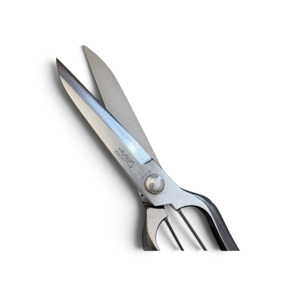 Onoyoshi Single-Handed Hedge Shears With Guard Total Length & Blade: 270mm / 130mm High-Carbon Steel [Traditional Hand-Forged from Scratch / Hollow Ground Back / Screw Joint / Twisted Blade / Smooth Engagement]