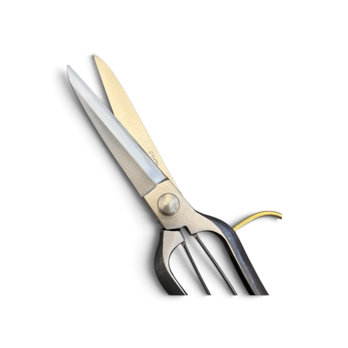 Onoyoshi Slim Double-Edge Single-Handed Hedge Shears With Guard Total Length & Blade: 270mm / 130mm High-Carbon Steel [Traditional Hand-Forged from Scratch / Hollow Ground Back / Screw Joint / Twisted Blade / Smooth Engagement]
