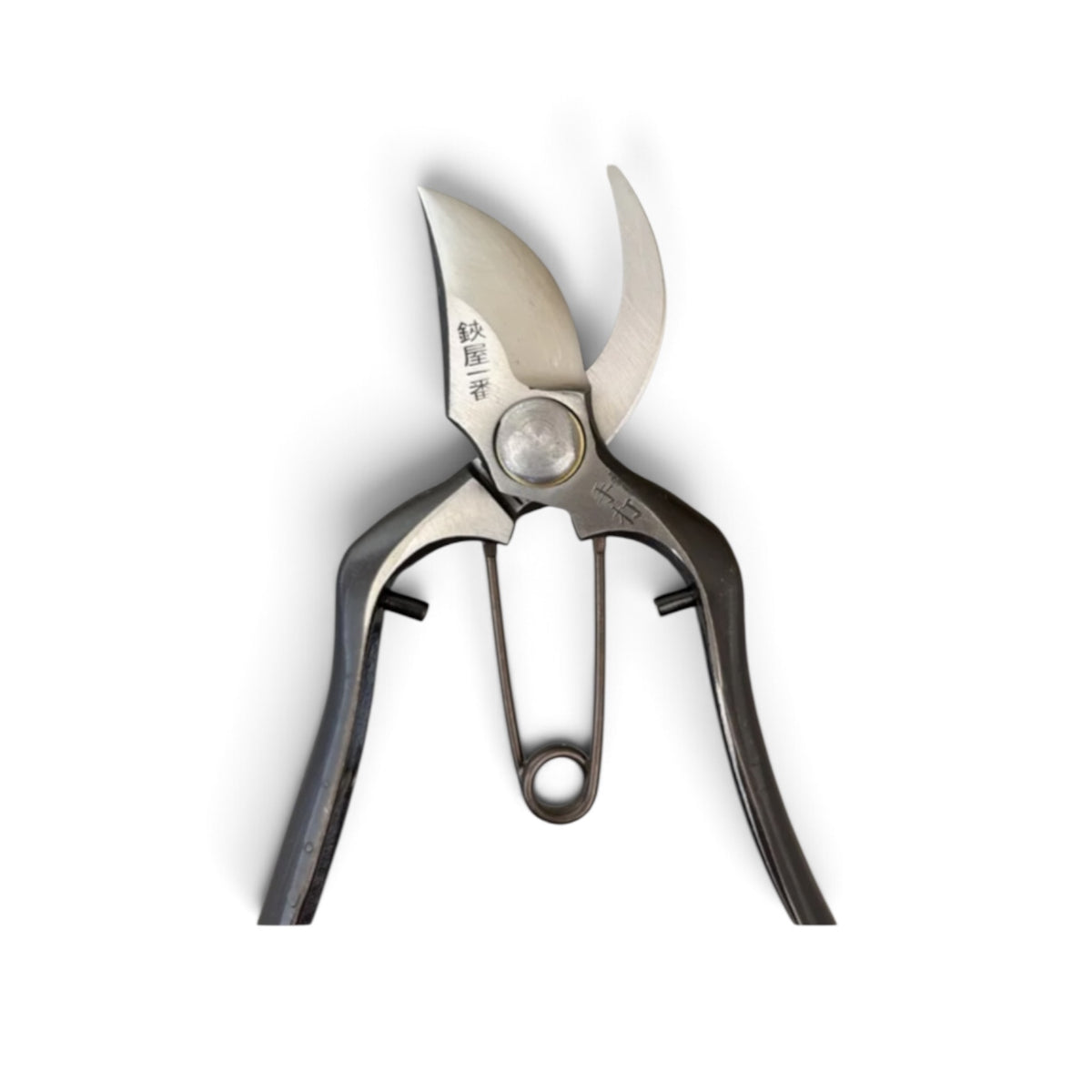 Hasamiya Ichiban Pruning Secateurs B-Type Compact Model Total Length & Blade: 140mm / 44mm High-Carbon Cutlery Steel [Traditional Hand Forged from Scratch / Hollow Ground Back / Twisted Blade / Screw Joint]