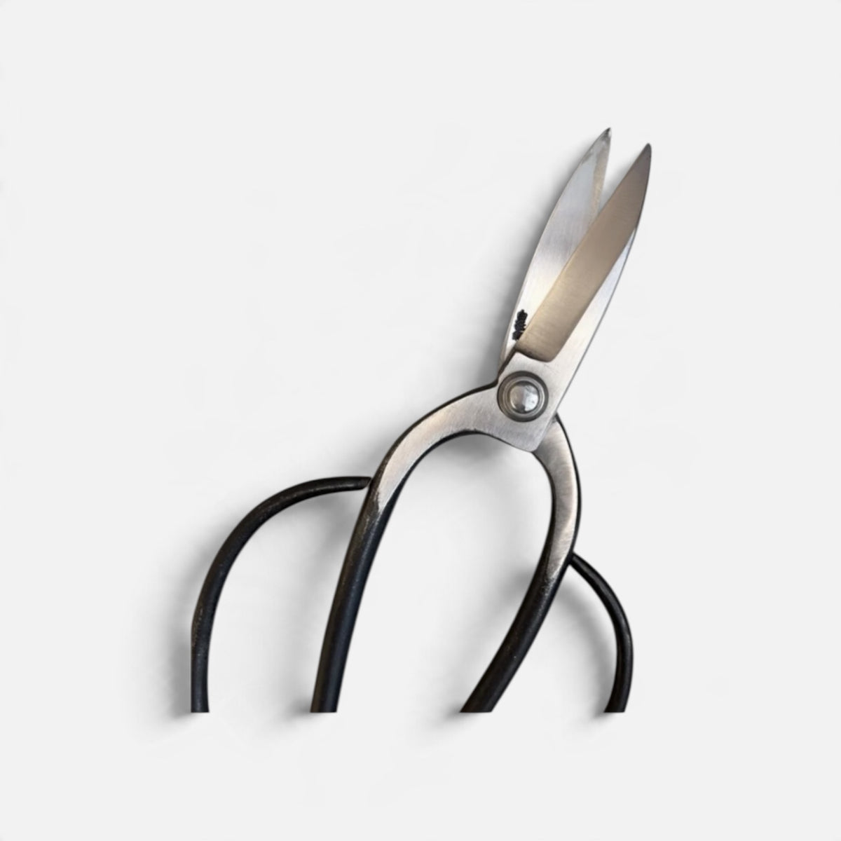 SAKURA Tsushima-Gata Traditional Japanese Left-Handed Gardener Scissors Total Length & Blade (225mm/78mm) Shirogami White Paper Steel [Traditional Hand-Forged / Urasuki Hollow Ground / Left-Handed Precision / Rivet Joint]